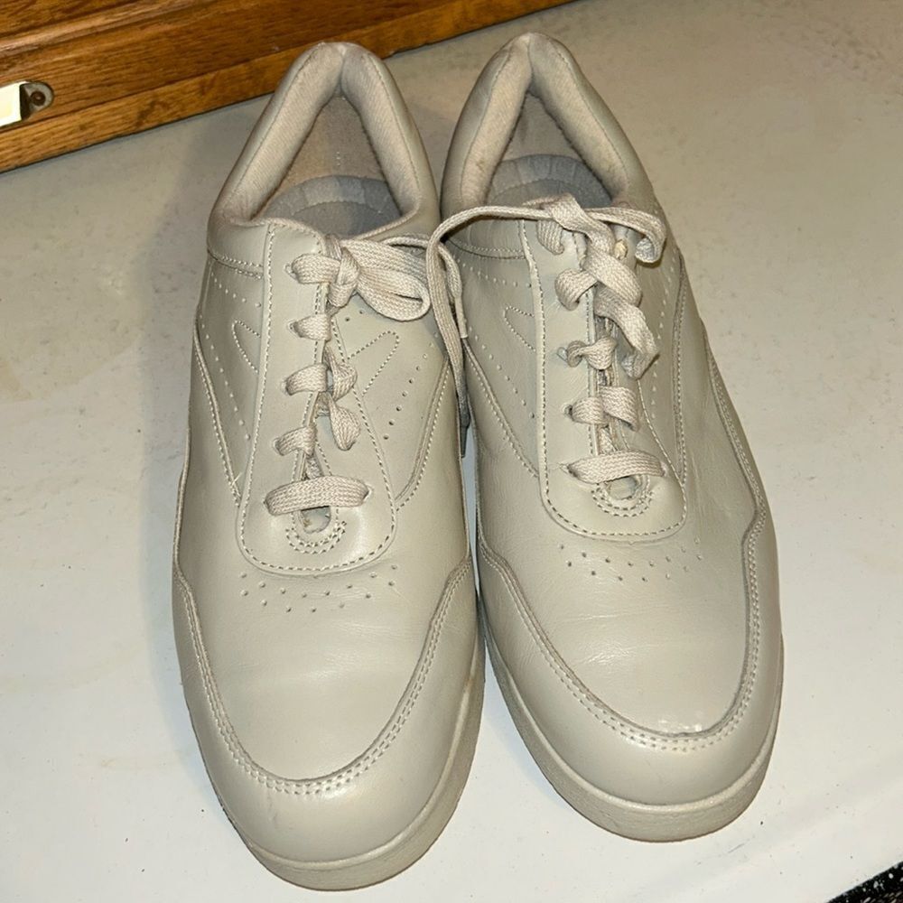 NIB Dexter Comfortable Walking Shoes 10M Gray